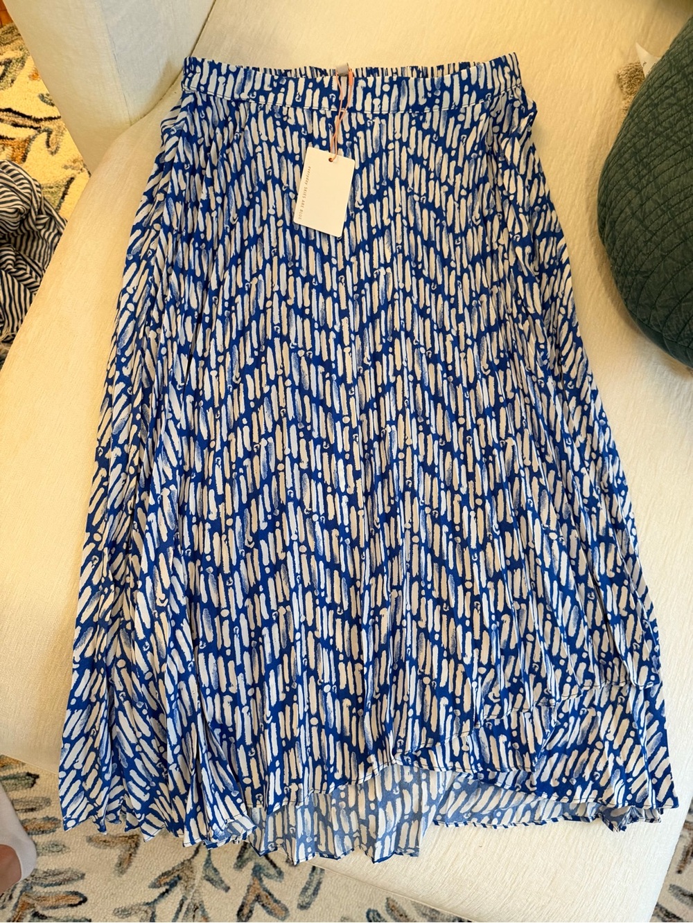 Skies Are Blue Royal Blue & White Printed Pleated Midi Skirt